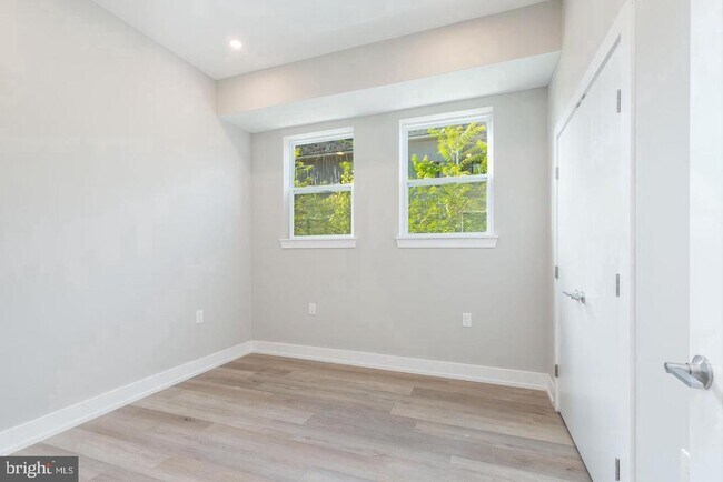 Building Photo - 3919 Ridge Ave