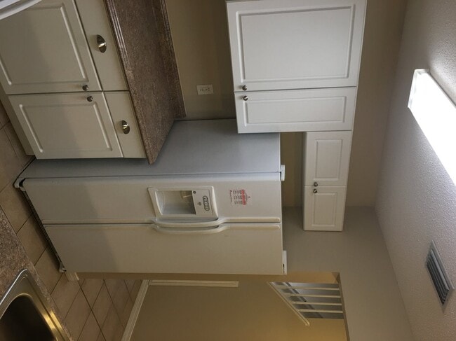 Building Photo - 976 Scenic Oak Ln