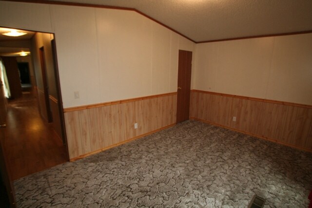 Building Photo - 2732 Donna Ave