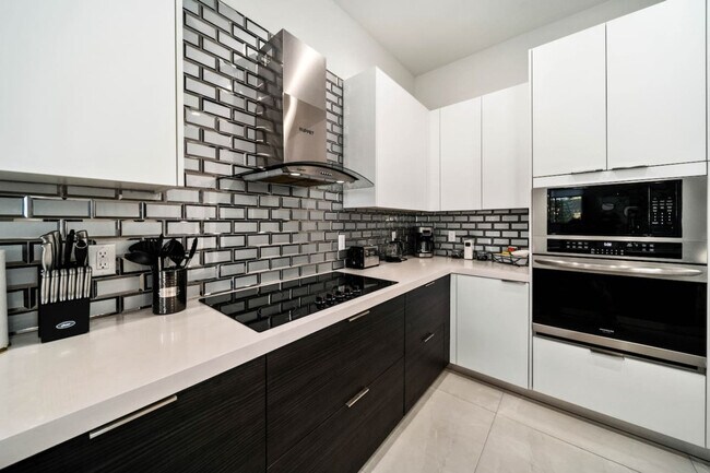 Building Photo - 3246 SW 44th St