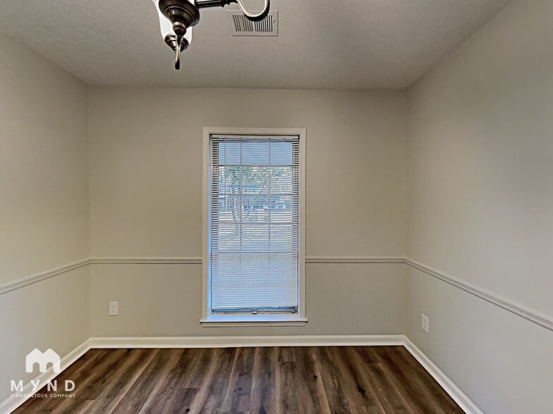 Building Photo - 3318 Crain Cove