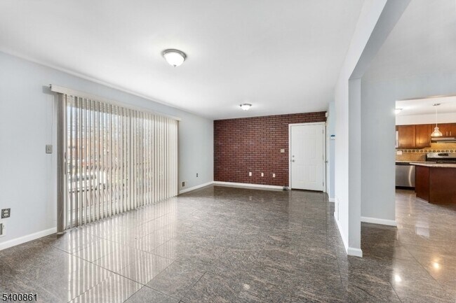 Building Photo - 466 Lidgerwood Ave