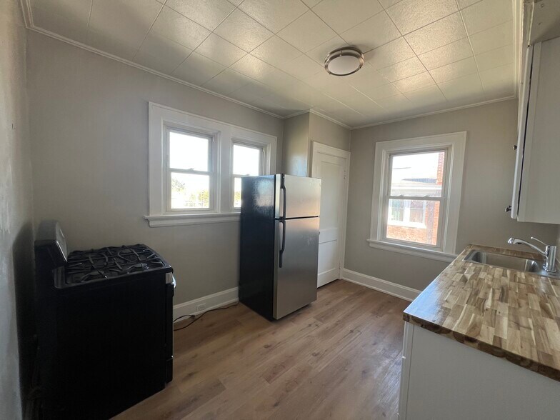 Building Photo - 2310 Indian Mound Ave