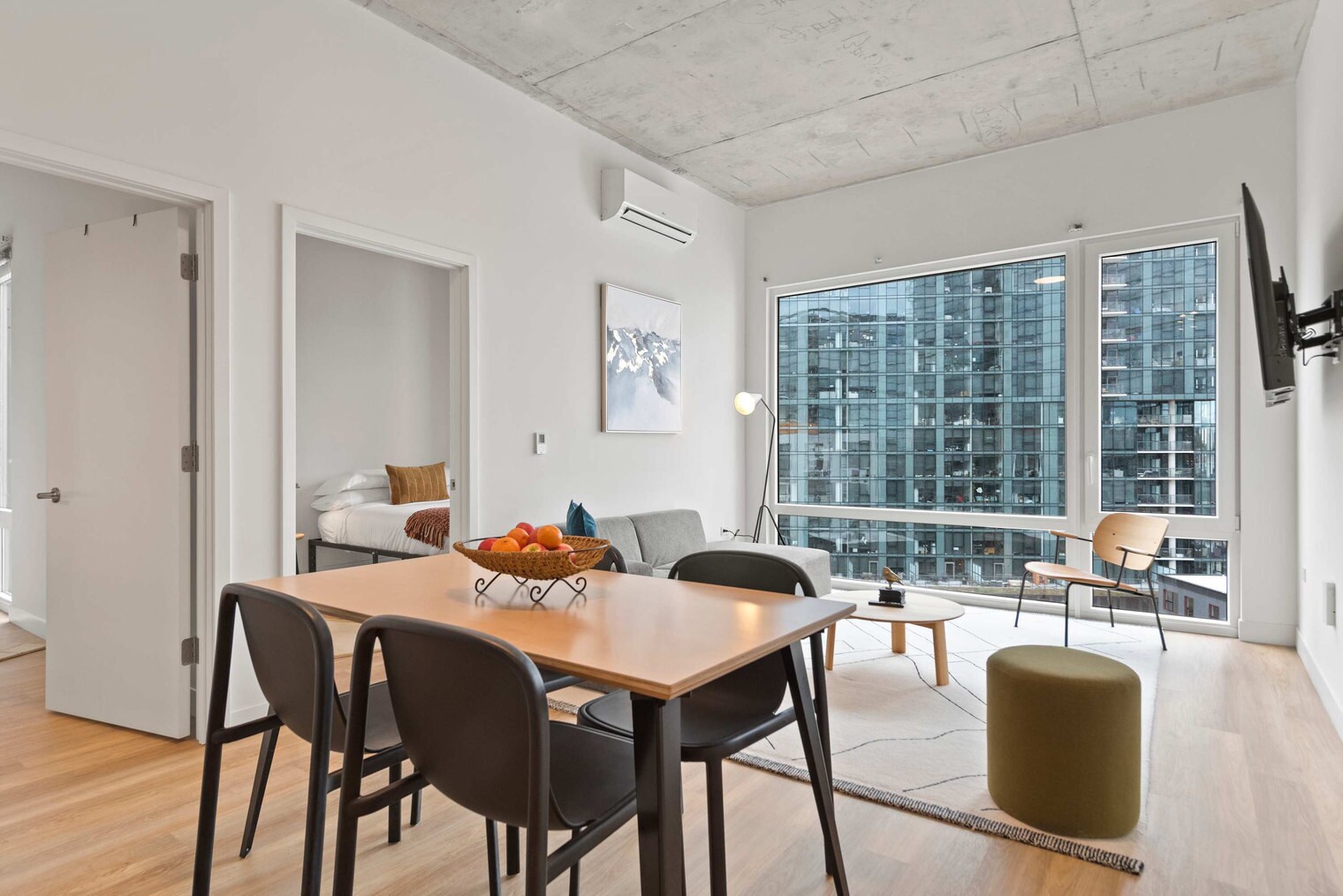 Building Photo - 853 W Blackhawk St