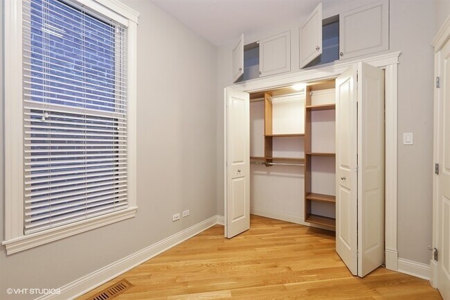 Building Photo - 1538 W George St