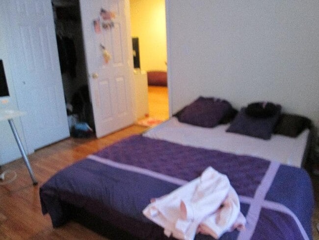 Building Photo - 318 St Paul St