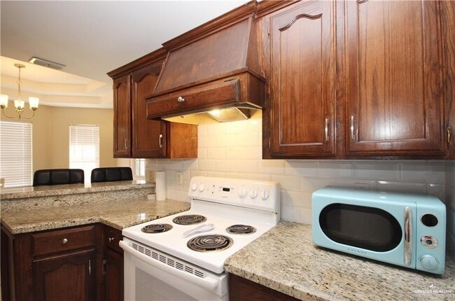 Building Photo - 15 Flamingo Ave