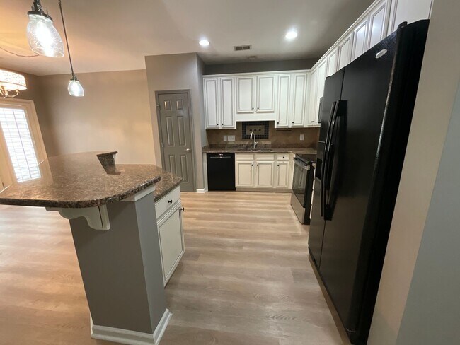 Building Photo - Immaculate 3 bedroom/2.5 bathroom in Tanner Woods!