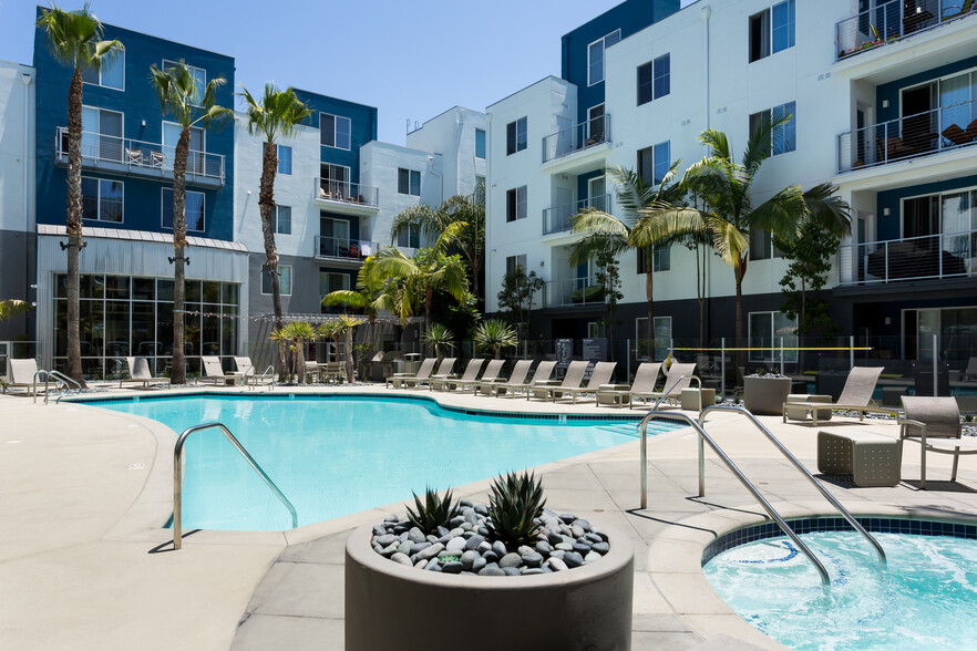 Swimming Pool with Spa - Avalon Playa Vista