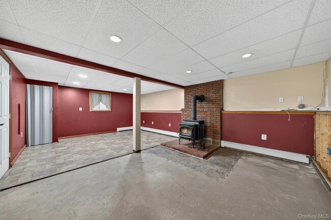 Building Photo - 76 Maureen Dr