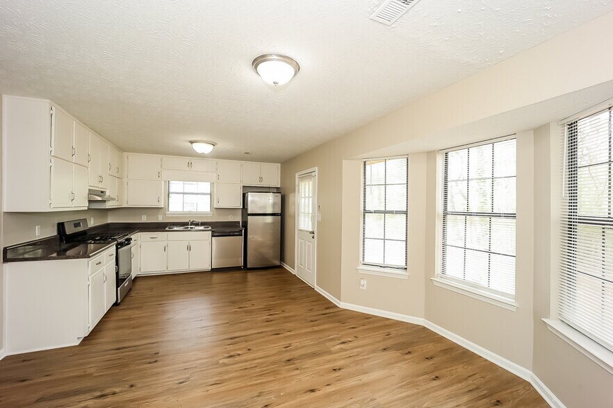Building Photo - 7439 Cardinal Way