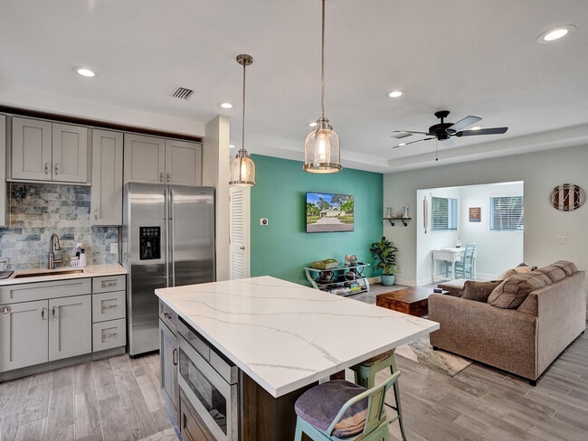 Building Photo - 937 SW 17th St