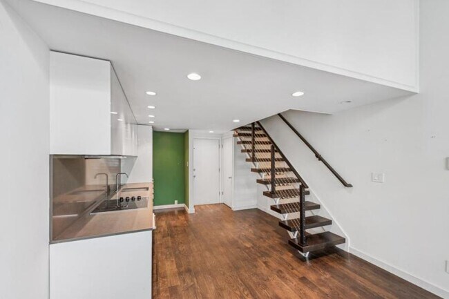 Building Photo - 1 bedroom in seattle WA 98101