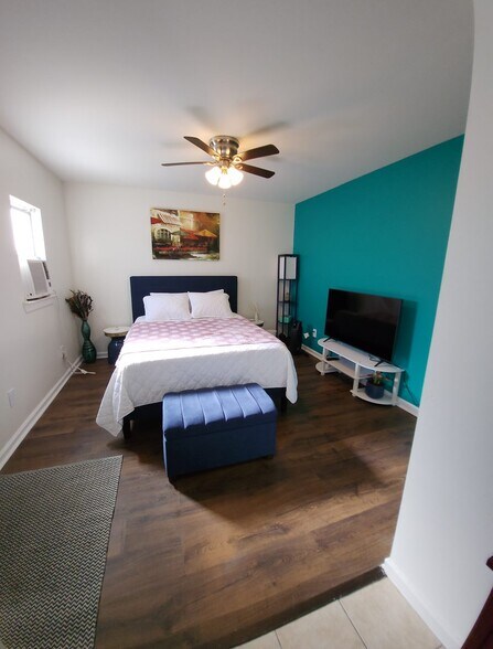 Building Photo - 4871 Tchoupitoulas St