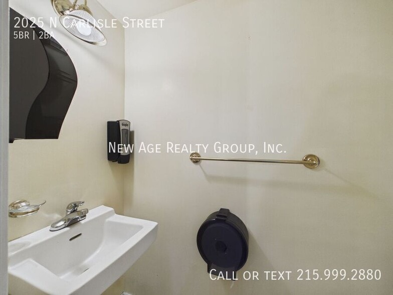 Building Photo - 2025 N Carlisle St