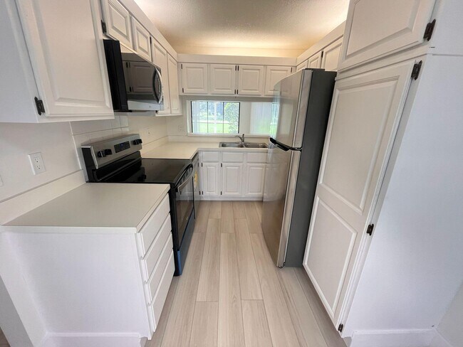 Building Photo - 2061 Keystone Dr