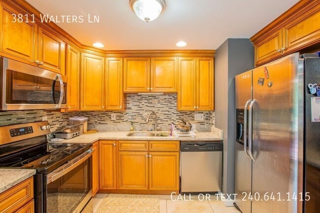 Building Photo - 3811 Walters Ln