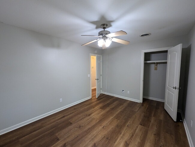 Building Photo - 117 Twin Gates Drive