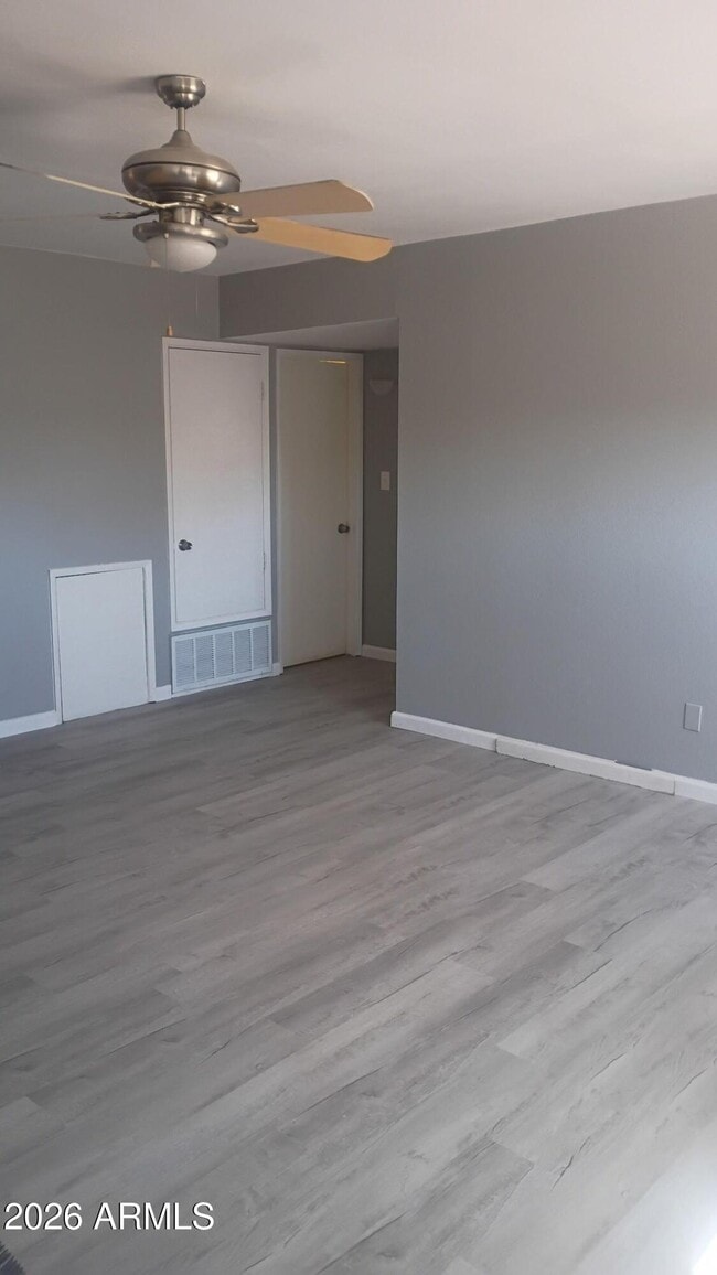 Building Photo - 2694 E Oakleaf Dr