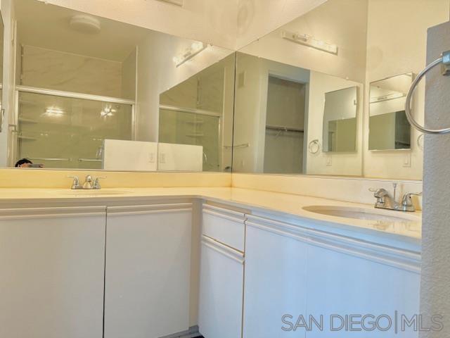 Building Photo - 10884 Sabre Hill Dr