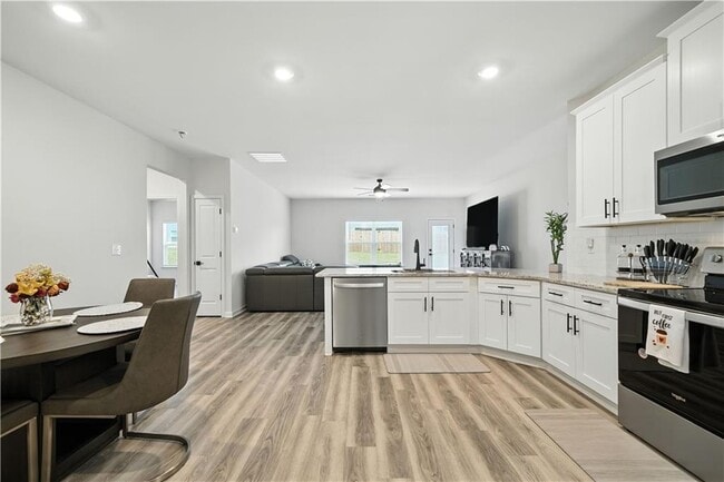 Building Photo - 3894 Saddle Bag Ct