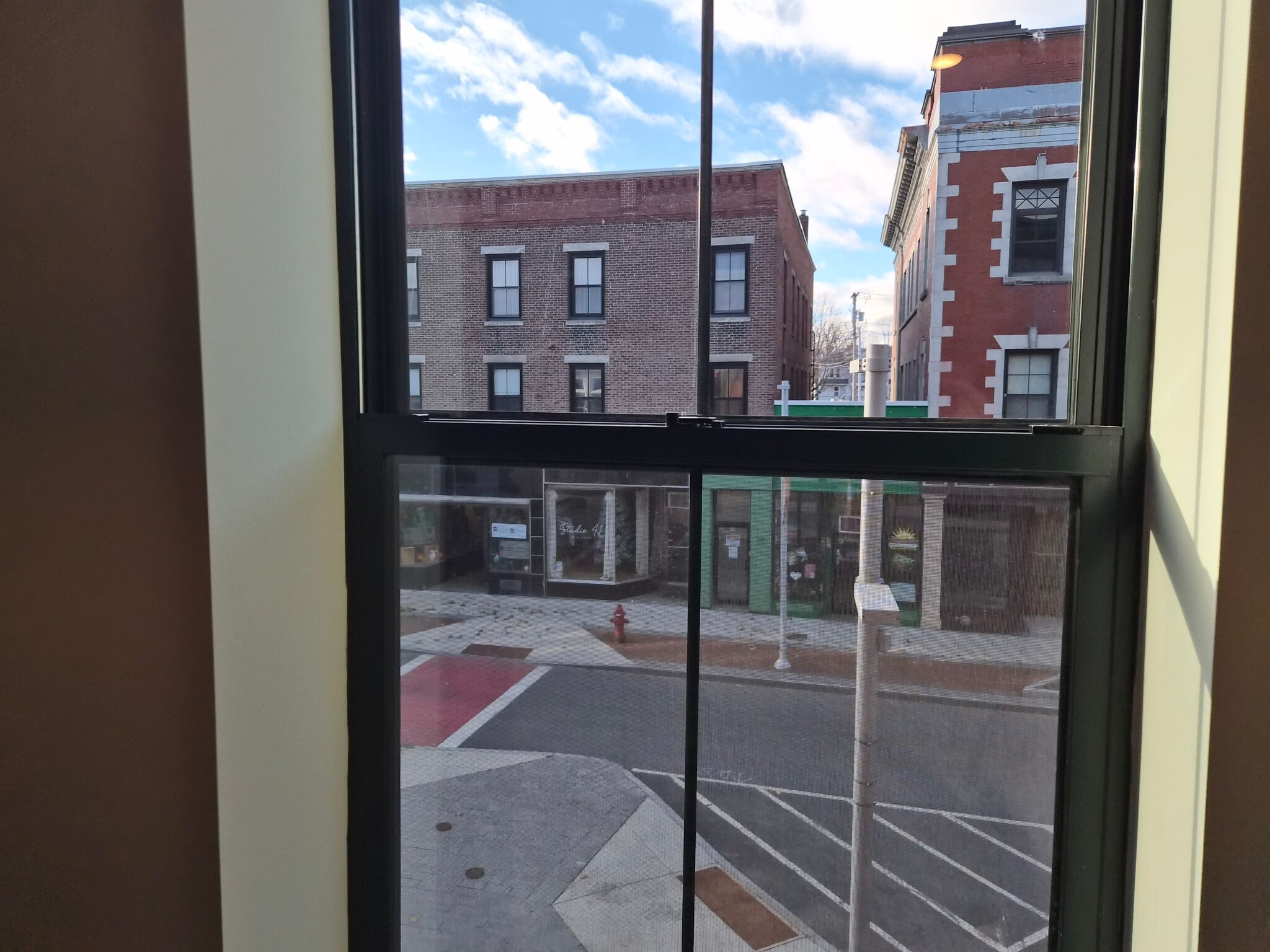 Building Photo - 36 Pleasant St