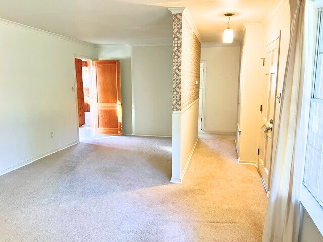 Building Photo - 5027 Ashley Dr