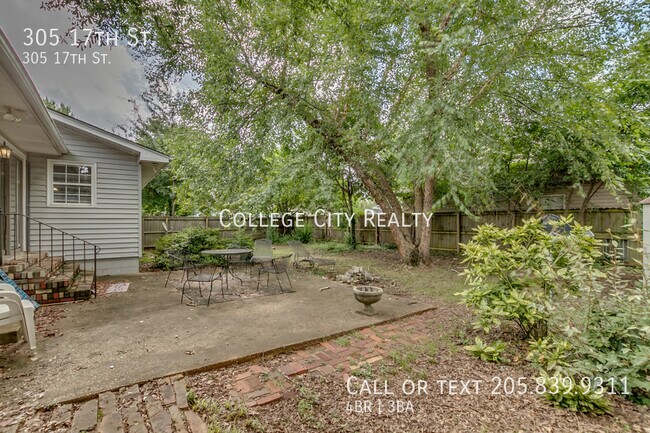 Building Photo - 305 17th St