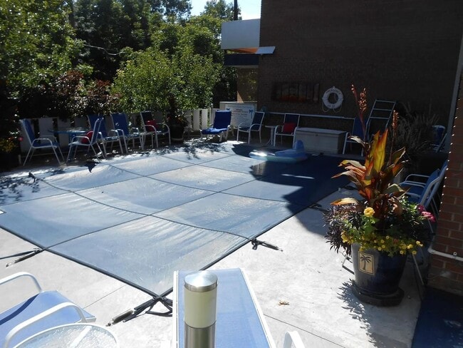 Building Photo - LOCATION LOCATION! Prime location in Governors Park! Move in Special $500 off 1st months rent!