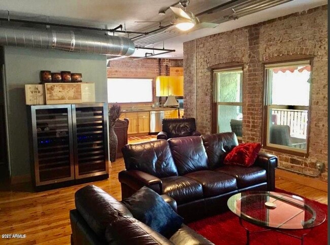 Building Photo - 387 N 2nd Ave