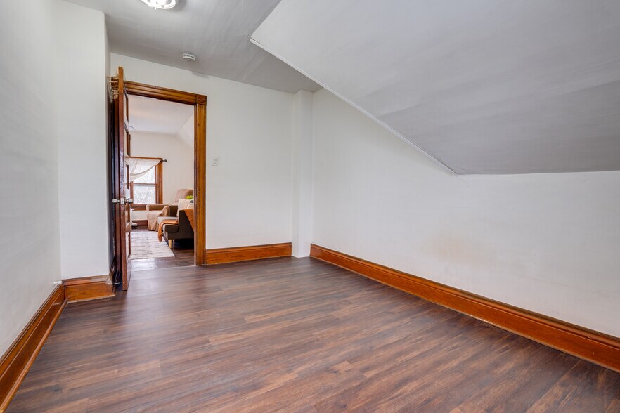 Building Photo - 1102 Sunset Ave