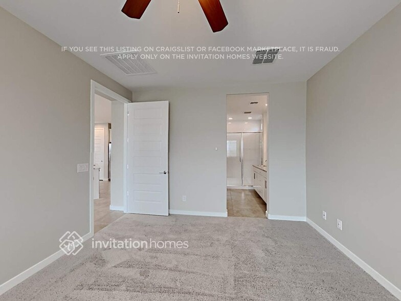 Building Photo - 18841 W Canterbury Dr