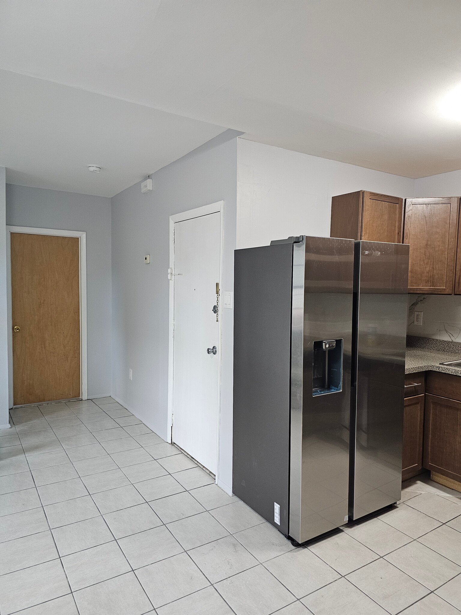 Building Photo - 228 Duncan Ave