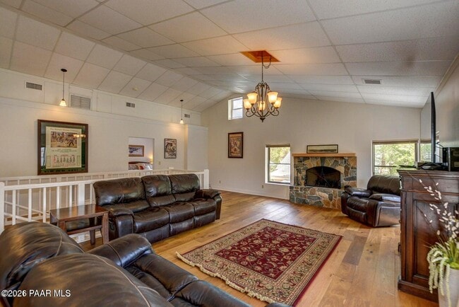 Building Photo - 502 Western Ave