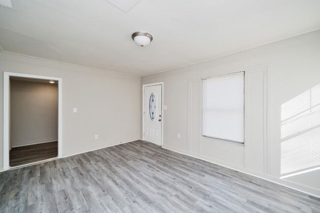 Building Photo - Super Cute & Private Hueytown Home Tucked Away on a Quiet Cul-de-Sac