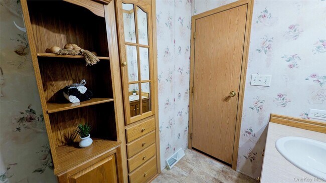 Building Photo - 418 Frozen Ridge Rd