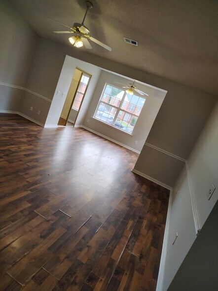 Building Photo - 527 3rd Loop Rd