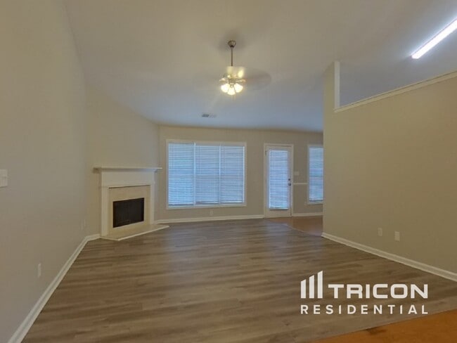 Building Photo - 437 Eglington Tr