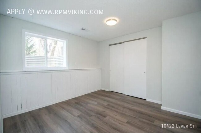 Building Photo - 3br 2ba 1cg ~ Security Deposit Free Altern...