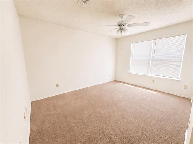 Building Photo - 824 Elm Falls Pl