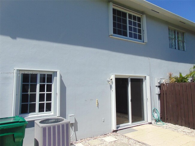Building Photo - 1854 SW 81st Ln