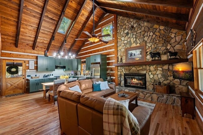 Building Photo - 212 Dogpatch Ln