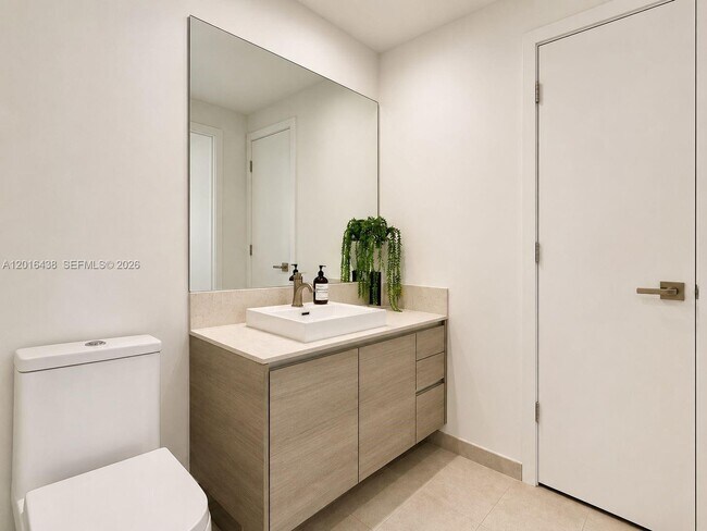 Building Photo - 1080 Brickell Ave