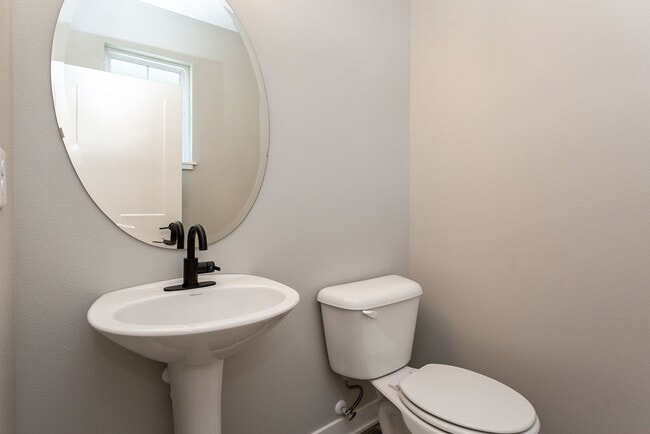 Building Photo - Spacious 4-Bedroom Home with 2-Car Garage & Yard