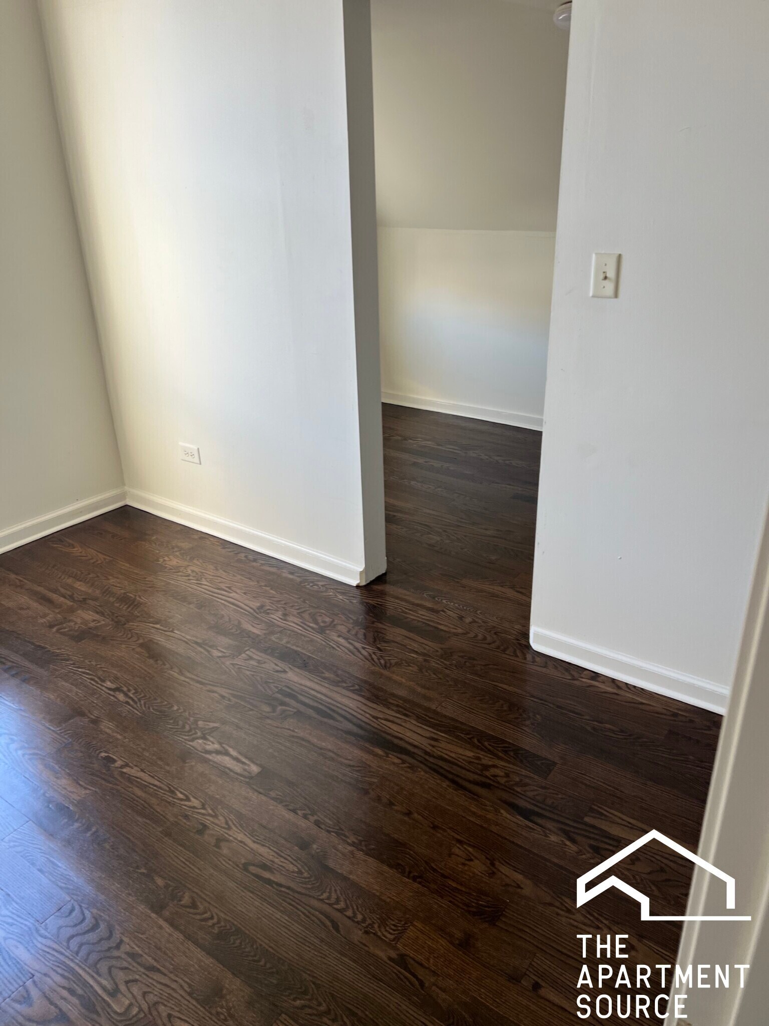 Building Photo - 3135 N Oakley Ave