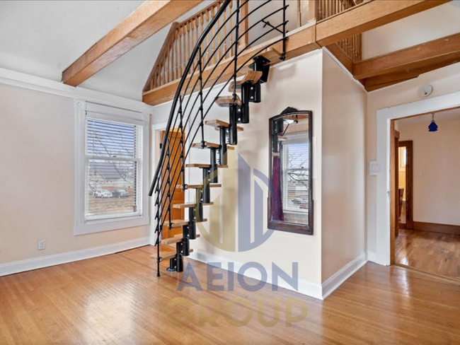 Building Photo - 989 Woodruff Pl E Dr