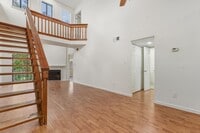 Building Photo - 2900 Woodrich Dr