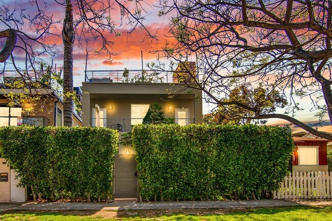 Building Photo - 2411-2413 Ocean Ave