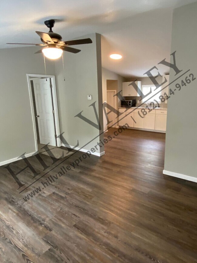 Building Photo - 3 Bedroom Home