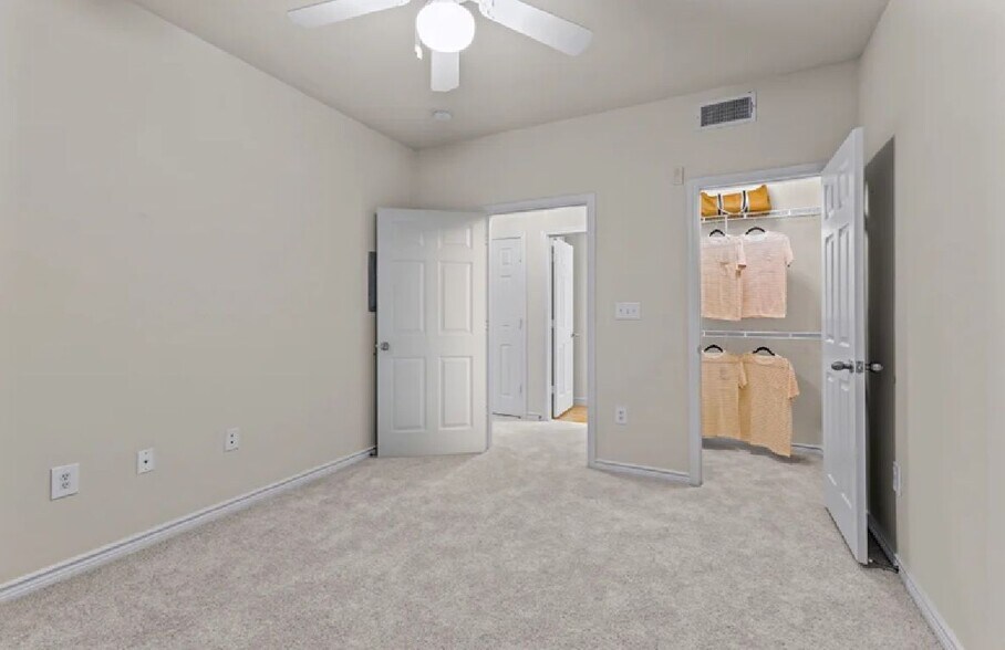 Building Photo - 2101 S Lakeline Blvd